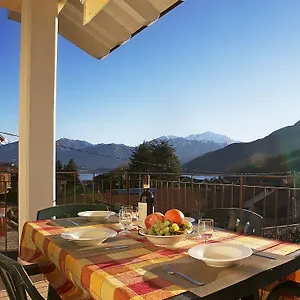 4 Village Centre Homes With Pool-by Italian Terraze, Spese, Sopra Spese, Spese Ii Lenno